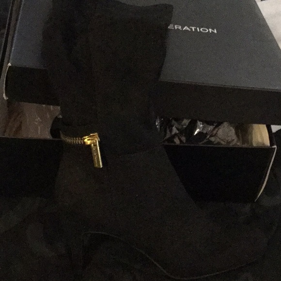 Boots - Picture 2 of 4